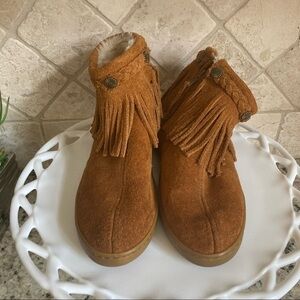 Minnetonka Fur-Lined Suede‎ Booties